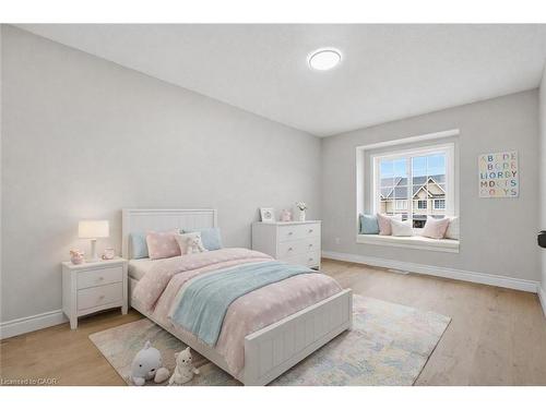 930 Zeller Crescent, Kitchener, ON - Indoor Photo Showing Bedroom