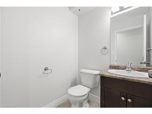 930 Zeller Crescent, Kitchener, ON - Indoor Photo Showing Bathroom