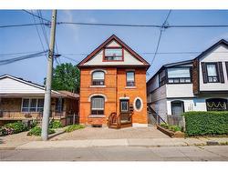 84 Ray Street S Hamilton, ON L8P 3V7