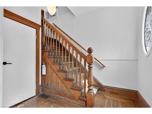 84 Ray Street S, Hamilton, ON - Indoor Photo Showing Other Room