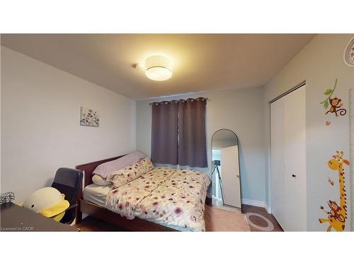 6 Adler Avenue, Hamilton, ON - Indoor Photo Showing Bedroom