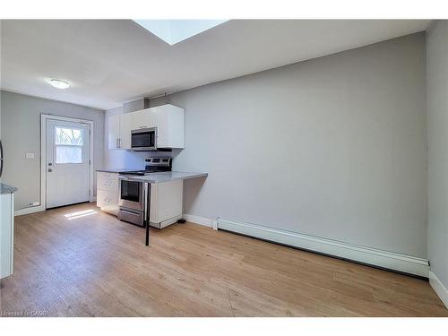 A-308 Barton Street E, Hamilton, ON - Indoor Photo Showing Kitchen