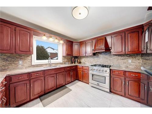 22 Caswell Drive, Hamilton, ON - Indoor Photo Showing Kitchen