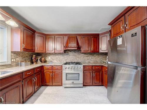 22 Caswell Drive, Hamilton, ON - Indoor Photo Showing Kitchen