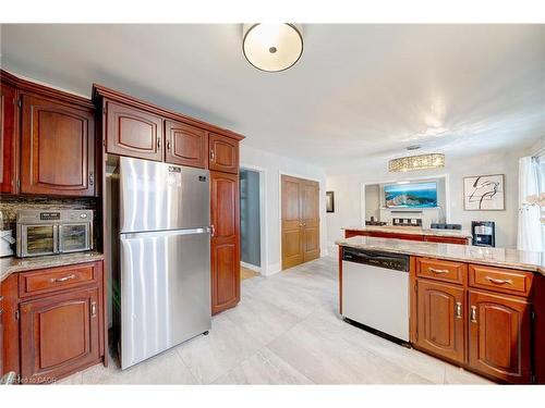 22 Caswell Drive, Hamilton, ON - Indoor Photo Showing Kitchen