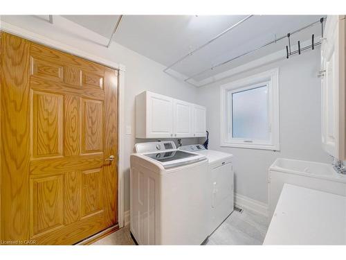 22 Caswell Drive, Hamilton, ON - Indoor Photo Showing Laundry Room