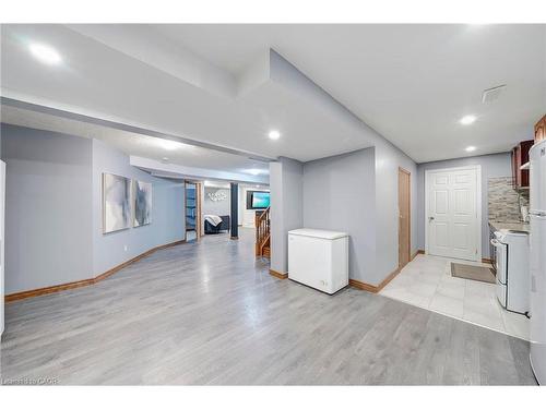 22 Caswell Drive, Hamilton, ON - Indoor