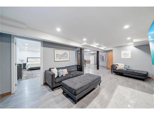 22 Caswell Drive, Hamilton, ON - Indoor