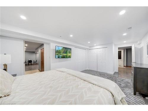 22 Caswell Drive, Hamilton, ON - Indoor Photo Showing Bedroom