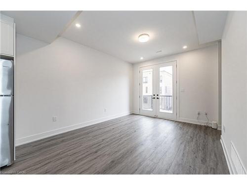 8-99 Roger Street, Waterloo, ON - Indoor Photo Showing Other Room