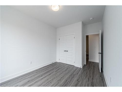 8-99 Roger Street, Waterloo, ON - Indoor Photo Showing Other Room