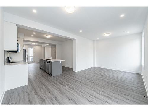 8-99 Roger Street, Waterloo, ON - Indoor