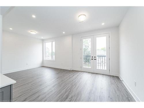 8-99 Roger Street, Waterloo, ON - Indoor Photo Showing Other Room