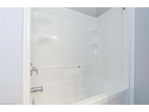 76-3200 Singleton Avenue, London, ON - Indoor Photo Showing Bathroom