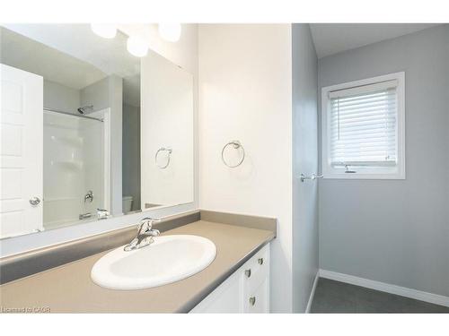 76-3200 Singleton Avenue, London, ON - Indoor Photo Showing Bathroom