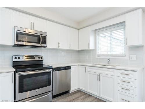 76-3200 Singleton Avenue, London, ON - Indoor Photo Showing Kitchen With Stainless Steel Kitchen