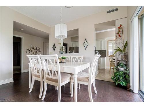305-3497 Upper Middle Road, Burlington, ON - Indoor Photo Showing Dining Room
