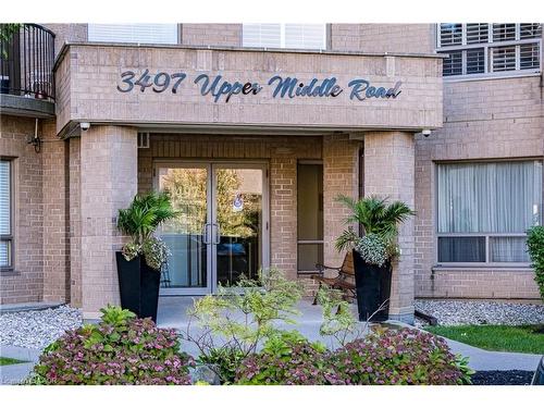 305-3497 Upper Middle Road, Burlington, ON - Outdoor
