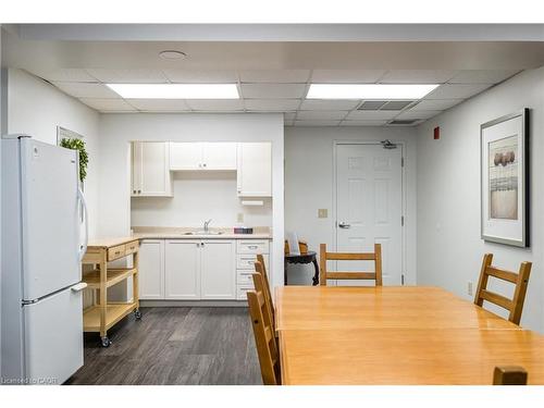 305-3497 Upper Middle Road, Burlington, ON - Indoor Photo Showing Dining Room