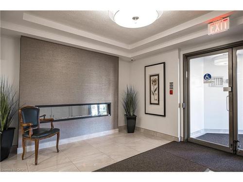 305-3497 Upper Middle Road, Burlington, ON - Indoor Photo Showing Other Room