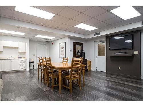 305-3497 Upper Middle Road, Burlington, ON - Indoor Photo Showing Dining Room