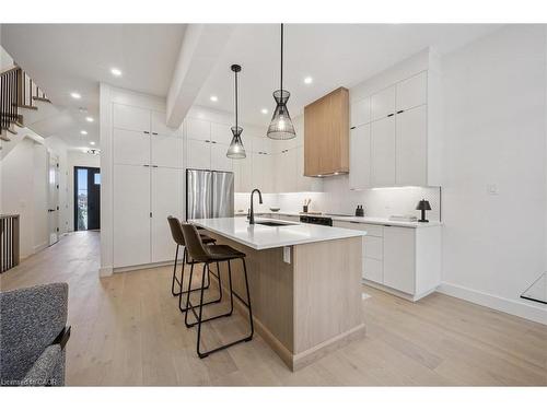 548 Peach Blossom Court, Kitchener, ON - Indoor Photo Showing Kitchen With Upgraded Kitchen