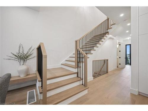 548 Peach Blossom Court, Kitchener, ON - Indoor Photo Showing Other Room