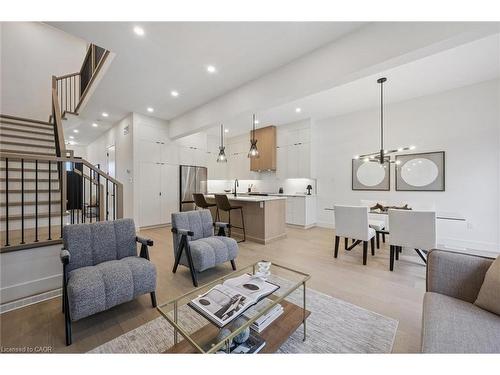 548 Peach Blossom Court, Kitchener, ON - Indoor Photo Showing Living Room