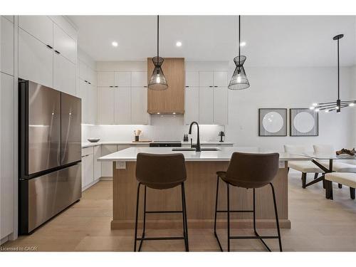 548 Peach Blossom Court, Kitchener, ON - Indoor Photo Showing Kitchen With Upgraded Kitchen