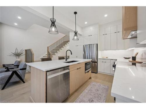 548 Peach Blossom Court, Kitchener, ON - Indoor Photo Showing Kitchen With Upgraded Kitchen