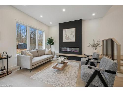 548 Peach Blossom Court, Kitchener, ON - Indoor Photo Showing Living Room