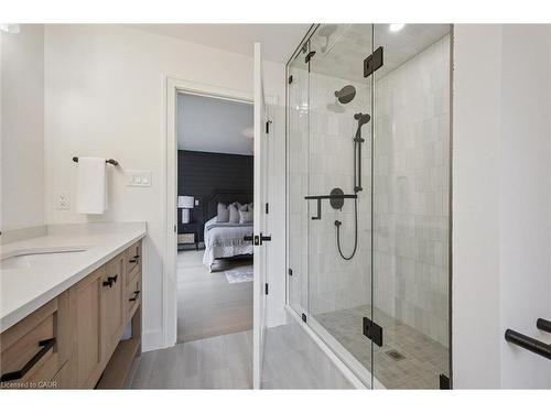 548 Peach Blossom Court, Kitchener, ON - Indoor Photo Showing Bathroom