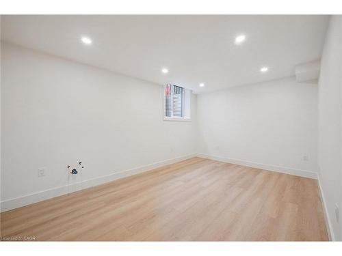 548 Peach Blossom Court, Kitchener, ON - Indoor Photo Showing Other Room