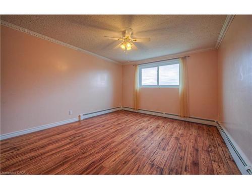 406-400 Champlain Boulevard, Cambridge, ON - Indoor Photo Showing Other Room