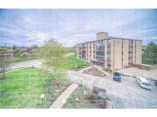 406-400 Champlain Boulevard, Cambridge, ON - Outdoor