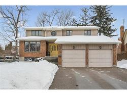 18 Woodview Court  Kitchener, ON N2A 3E6