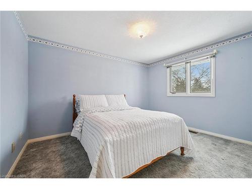 18 Woodview Court, Kitchener, ON - Indoor Photo Showing Bedroom