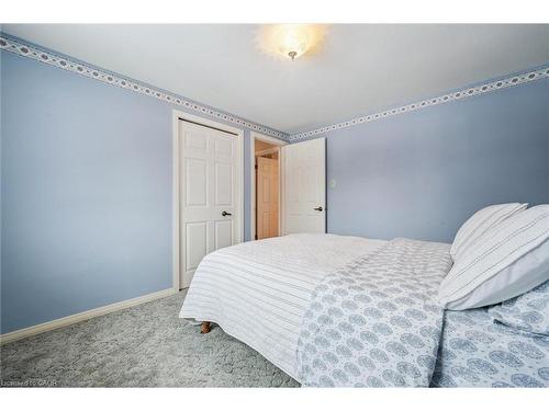 18 Woodview Court, Kitchener, ON - Indoor Photo Showing Bedroom