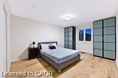 23 Melbourne Street, Hamilton, ON - Indoor Photo Showing Bedroom