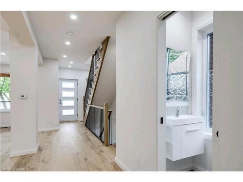 23 Melbourne Street, Hamilton, ON - Indoor Photo Showing Other Room