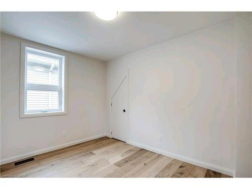 23 Melbourne Street, Hamilton, ON - Indoor Photo Showing Other Room