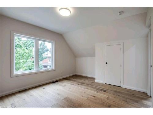 23 Melbourne Street, Hamilton, ON - Indoor Photo Showing Other Room