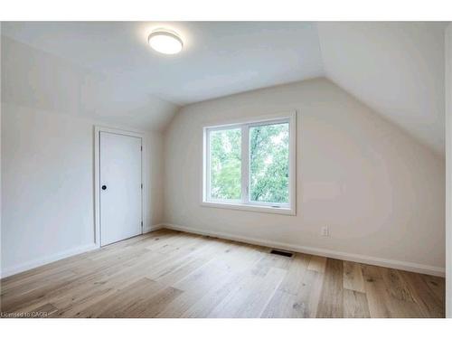 23 Melbourne Street, Hamilton, ON - Indoor Photo Showing Other Room