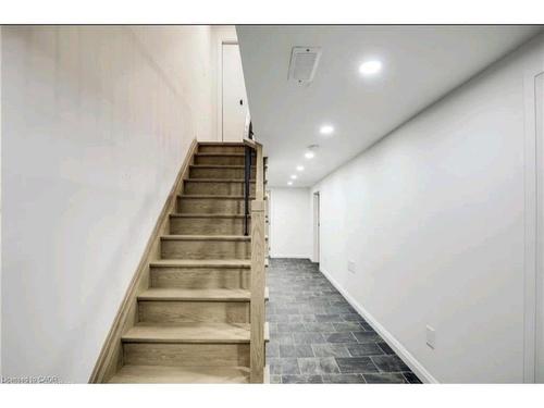 23 Melbourne Street, Hamilton, ON - Indoor Photo Showing Other Room