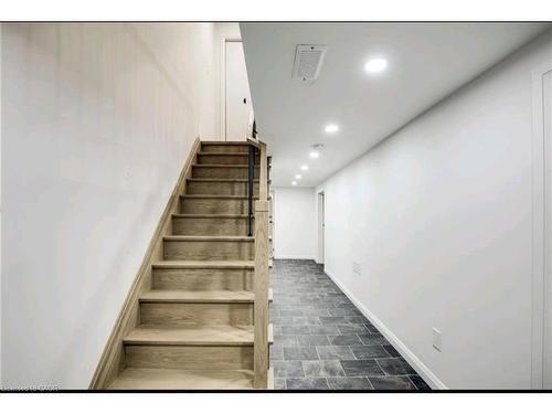 23 Melbourne Street, Hamilton, ON - Indoor Photo Showing Other Room