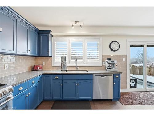 75 Etherington Crescent, Binbrook, ON - Indoor Photo Showing Kitchen
