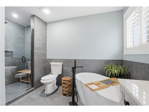75 Etherington Crescent, Binbrook, ON - Indoor Photo Showing Bathroom