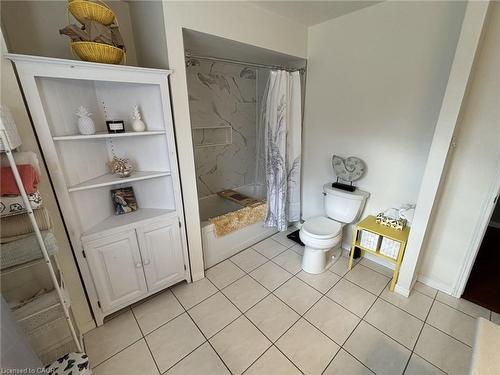 111 Duncairn Crescent, Hamilton, ON - Indoor Photo Showing Bathroom