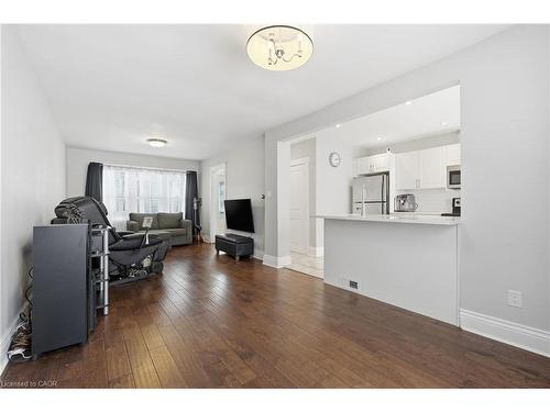 34 Balsam Avenue N, Hamilton, ON - Indoor