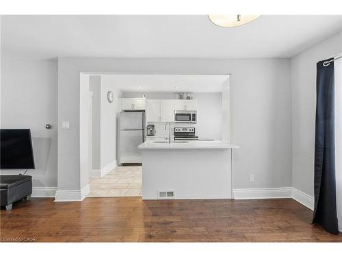 34 Balsam Avenue N, Hamilton, ON - Indoor Photo Showing Kitchen